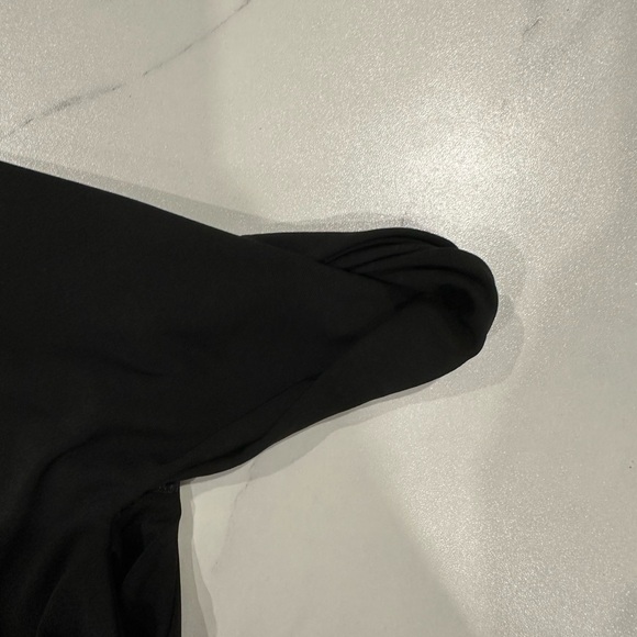 Garage off shoulder top - Picture 3 of 3